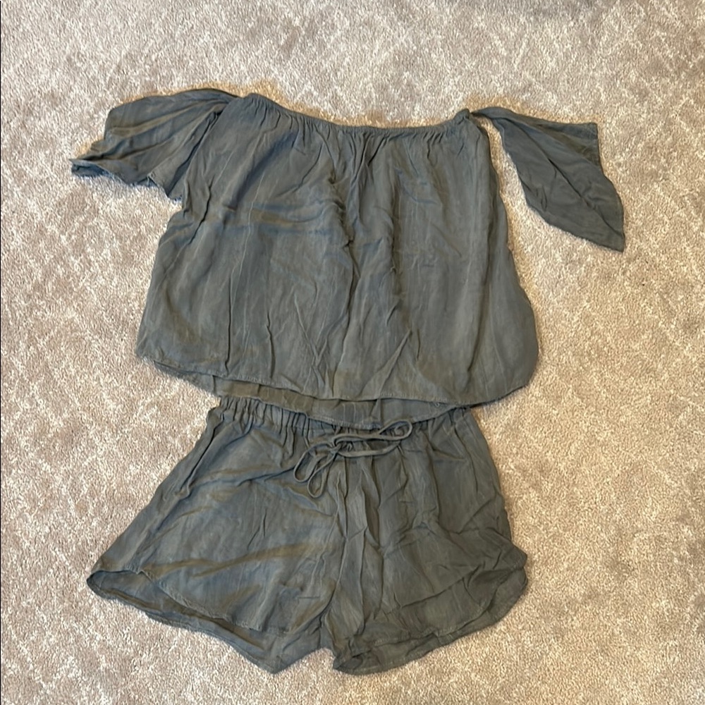 Sunday steven’s Off-Shoulder Gray Two-Piece Set